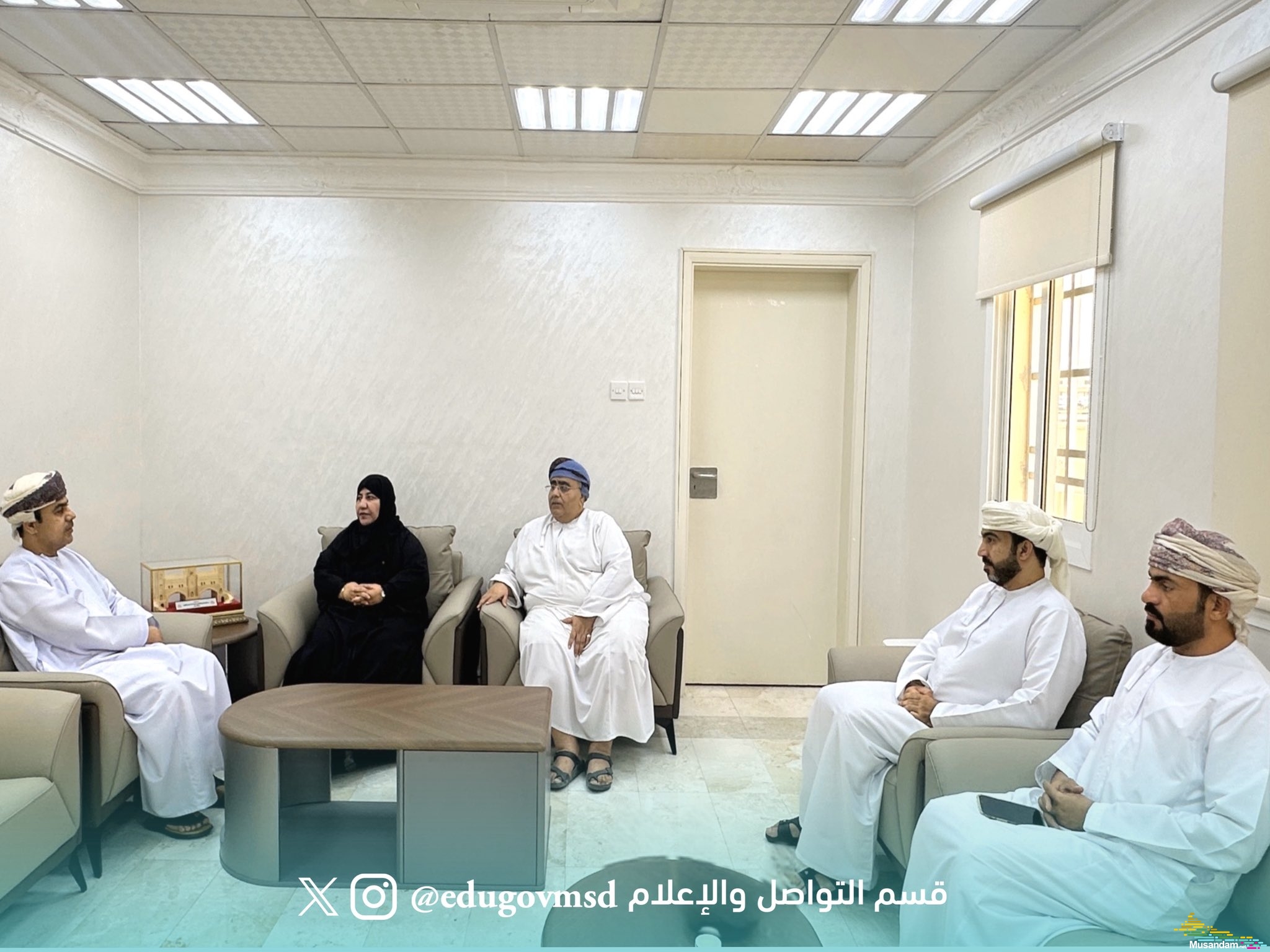 المديرة العامة لتعليمية مسندم تلتقي والي بخاء ورئيس مجلس أولياء الأمور لاستعراض حصاد العام الدراسي والتهيؤ للعام الجديد